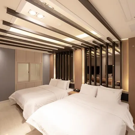 Lin Hotel